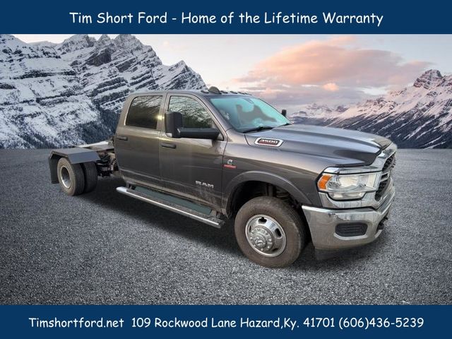 2022 RAM 3500 Chassis Tradesman Crew Cab DRW 4WD
