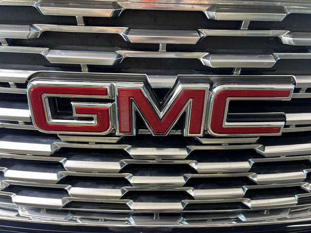 2018 GMC Yukon XL Denali 10