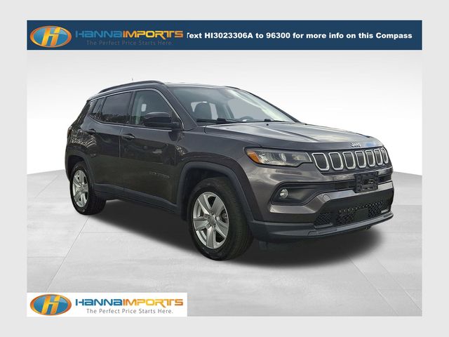Gray (Granite Crystal Metallic Clearcoat) 2022 Jeep Compass Latitude FWD SUV / Crossover Front-Wheel Drive 6-Speed Automatic