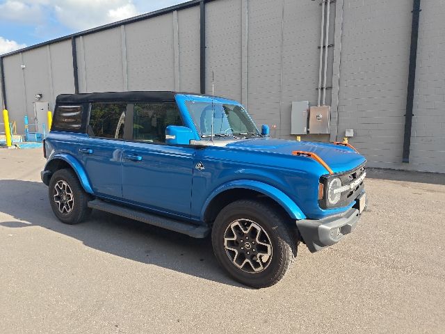 2023 Ford Bronco 4-Door Outer Banks's photo