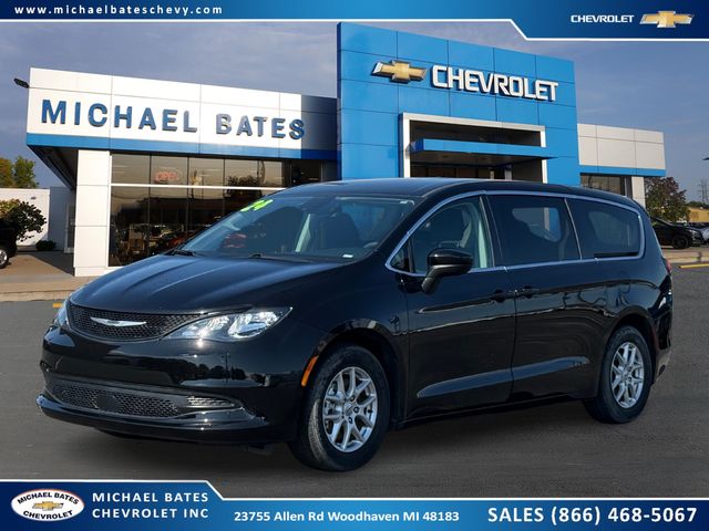Diamond Black 2024 Chrysler Voyager LX FWD Minivan Front-Wheel Drive 9-Speed Automatic