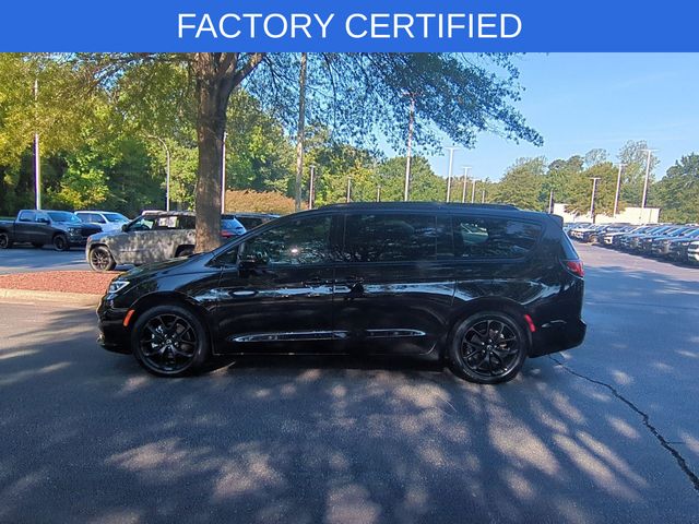 Used 2025 Black Chrysler Limited image 2