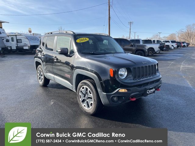 2016 Jeep Renegade Trailhawk 27