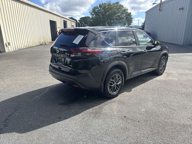 Used 2021 Black Nissan S image 5