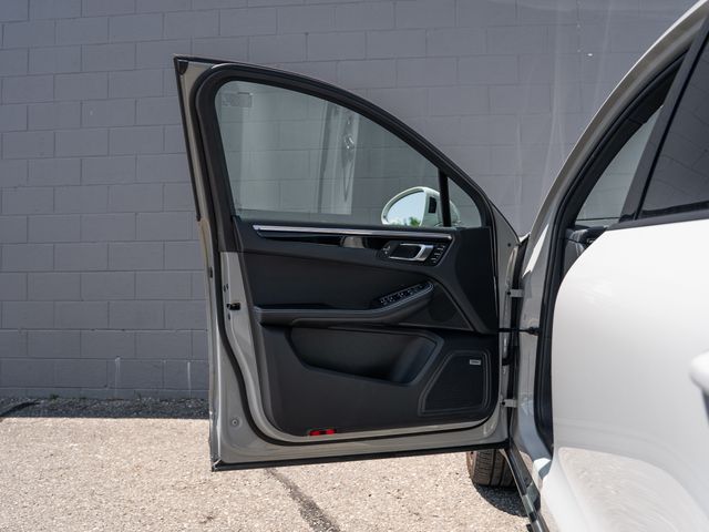 Certified Used 2026  Porsche S image 15