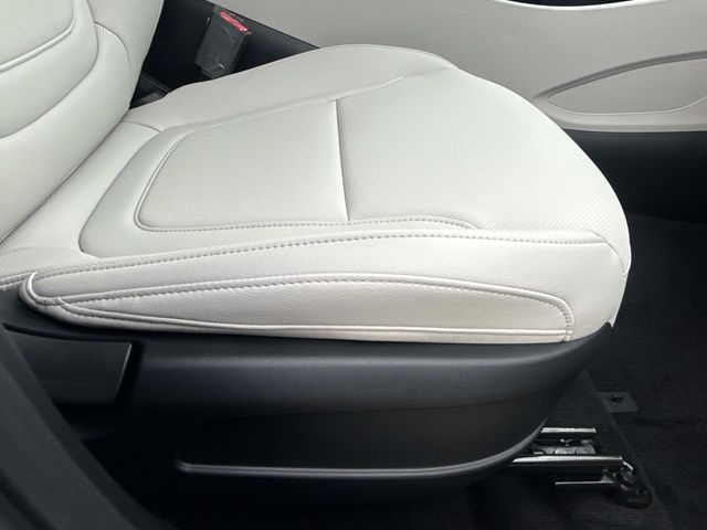 New 2026 White Hyundai SEL Plus image 12