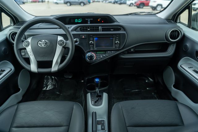 2012 Toyota Prius c Four 12