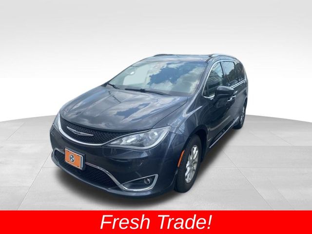 Gray (Maximum Steel Metallic Clearcoat) 2020 Chrysler Pacifica Minivan Front-Wheel Drive 9-Speed Automatic