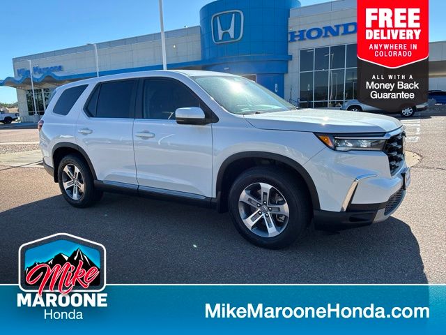2023 Honda Pilot EX-L AWD with Captains Chairs