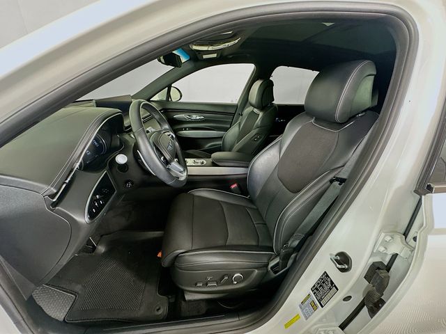 Thumbnail: 2022 Genesis GV70 - 21