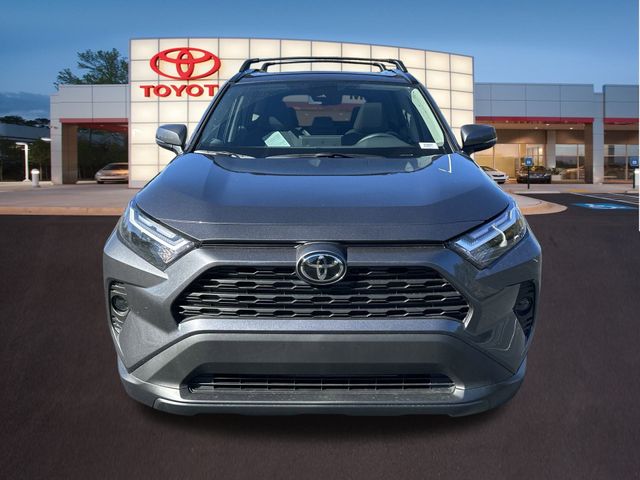 2025 Toyota RAV4 XLE 24