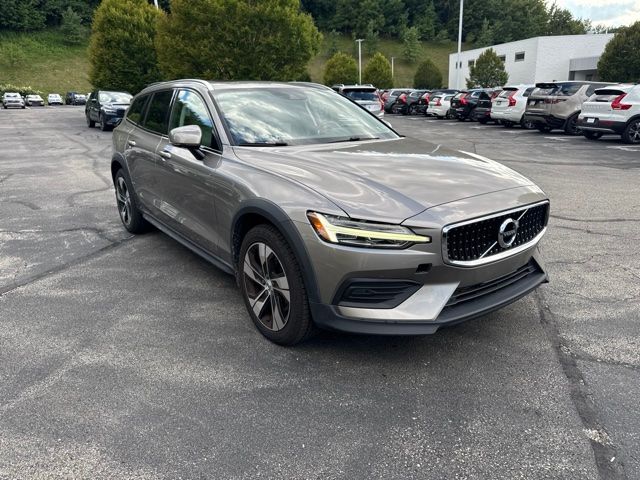 Used 2020  Volvo T5 image 7