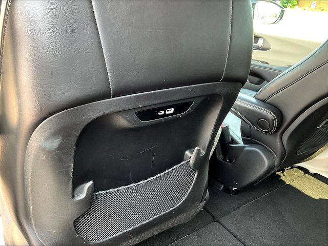Used 2024 Chrysler Pacifica Van