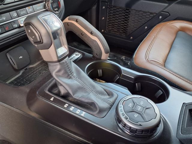 2024 Ford Bronco Outer Banks photo