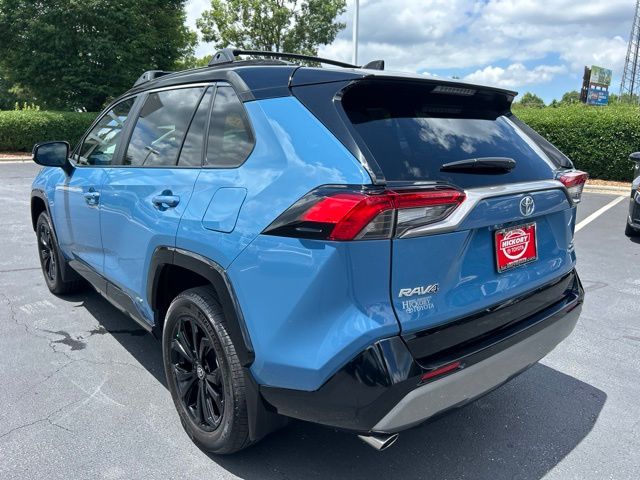2025 Toyota RAV4 XSE - Photo 11