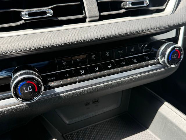 new 2026 Chevrolet Equinox car, priced at $33,790