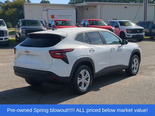 Used 2025 Summit White Chevrolet LS image 13