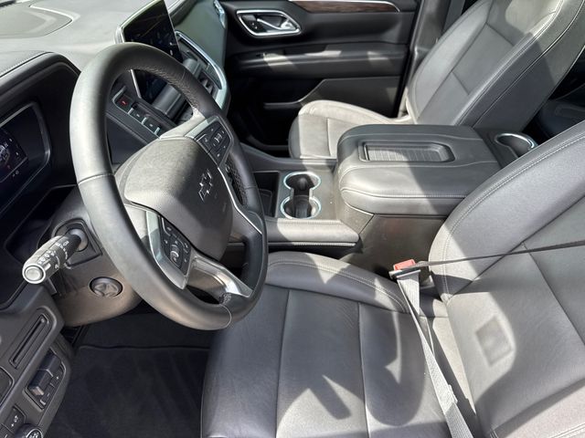 Used 2023 Black Chevrolet Z71 image 21