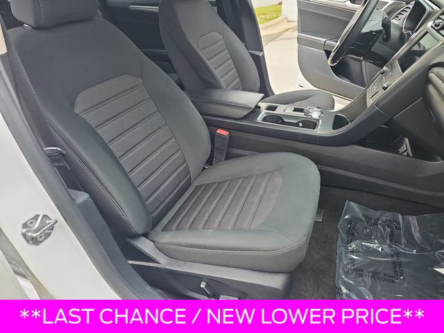 Used 2020 White Ford SE image 10