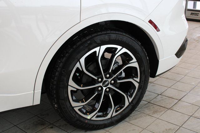 New 2026 White Lincoln Reserve image 29