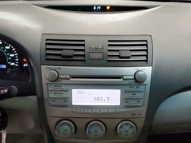Used 2009 Gray Toyota LE image 16