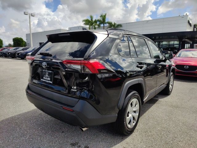 2021 Toyota RAV4 LE 7