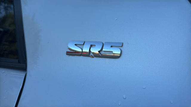 Used 2013 Classic Silver Metallic Toyota SR5 image 33