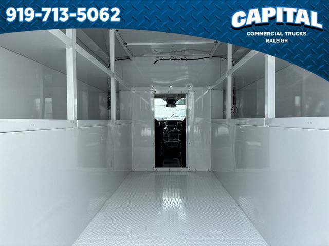 2025 Ford F-550 photo 15