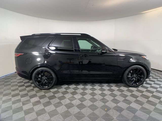 2024 Land Rover Discovery Dynamic SE 7