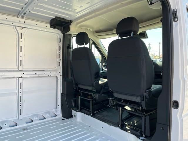 2024 Ram ProMaster 1500 Low Roof 32