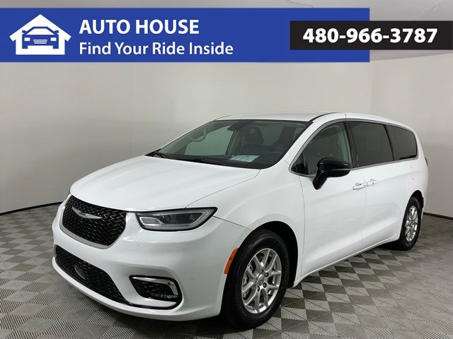 224252022 Chrysler Pacifica Touring L