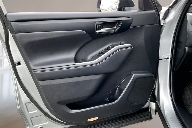 Used 2024 Toyota Highlander XLE 4D Sport Utility