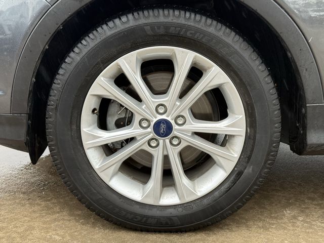 2017 Ford Escape SE Gray at Community Kia