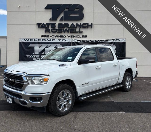 Bright White Clearcoat 2022 RAM 1500 Pickup Truck Four-Wheel Drive 8-Speed Automatic