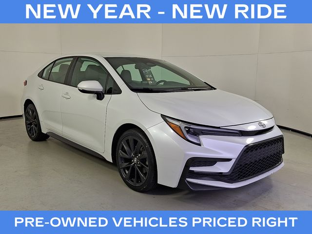 2024 Toyota Corolla SE's photo