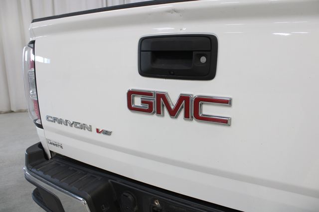 Used 2018 White GMC SLT image 31