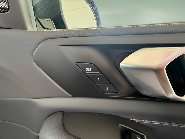 2026 BMW X7 40i - Photo 40
