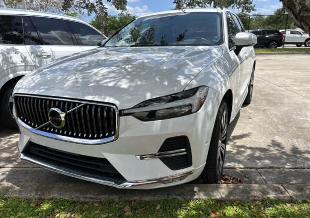 2023 Volvo XC60 B5 Plus Bright Theme