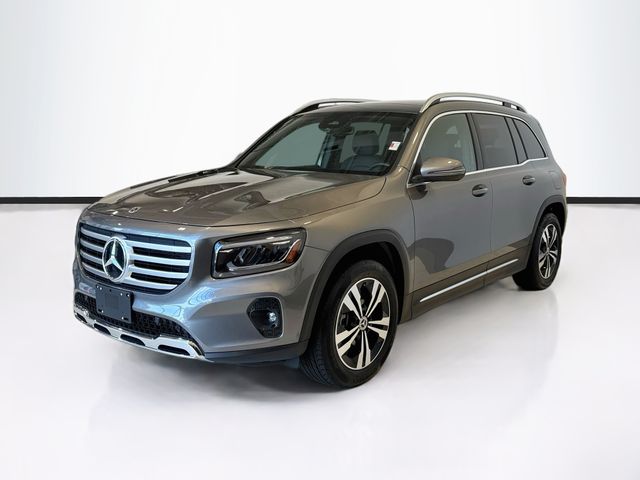 2026 Mercedes-Benz GLB Gris (Mountain Grey Metallic) SUV/Crossover Tracción en las cuatro ruedas 8 velocidades Doble cloch
