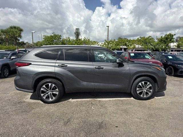 2021 Toyota Highlander - $29,888
