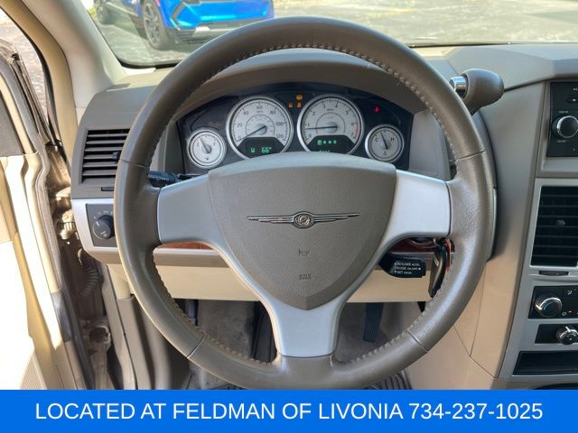 Used 2009 Chrysler Town & Country For Sale in Muncie, IN