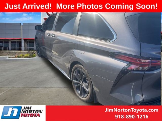 2022 Toyota Sienna XSE 8