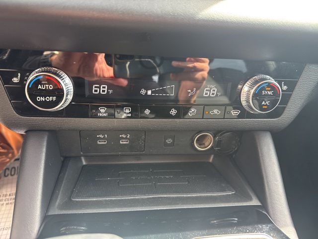 Used 2025  Mitsubishi SE image 26