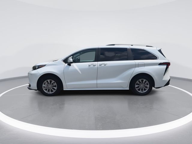 Used 2026 Beige Toyota XLE image 5