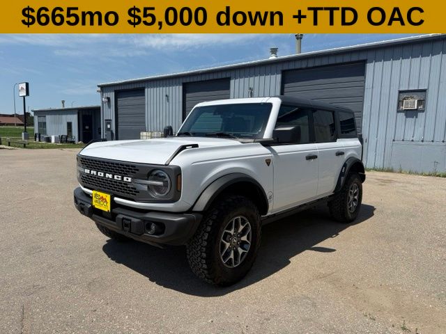 Oxford White 2023 Ford Bronco SUV / Crossover Four-Wheel Drive Automatic