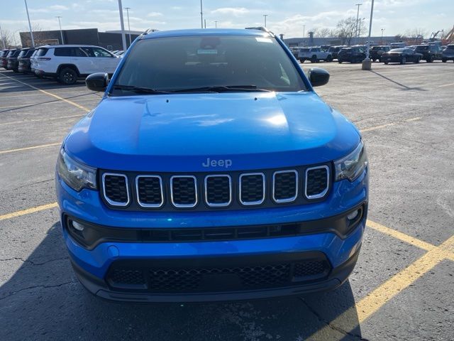 2024 Jeep Compass Latitude Lux 2