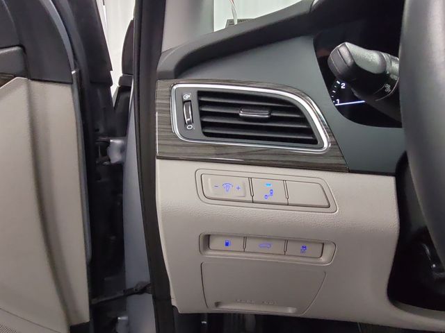 2015 – Hyundai – Sonata