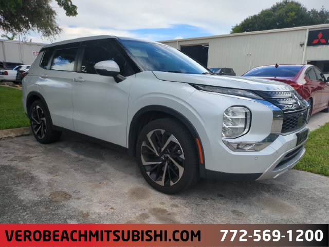 2023 Mitsubishi Outlander SE