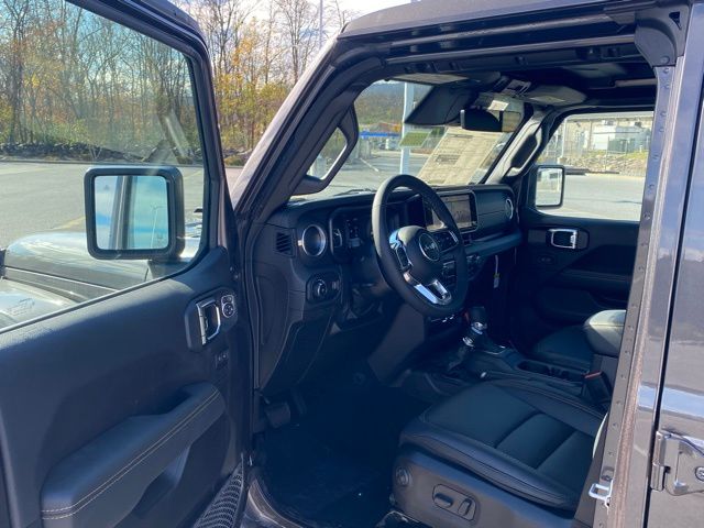 new 2026 Jeep Wrangler car, priced at $46,676