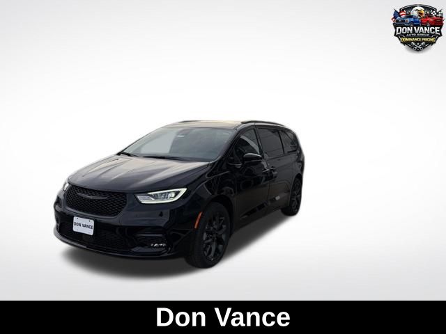 Diamond Black Crystal Pearlcoat 2026 Chrysler Pacifica Select AWD Minivan All-Wheel Drive 9-Speed Automatic